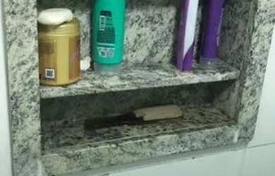 Imagem: O apartamento possui 2 Dormitórios, 1 Banheiro, 1 Vaga na garagem