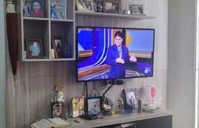 Imagem: O apartamento possui 2 Dormitórios, 1 Banheiro, 2 Vagas na