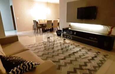 Imagem: A casa possui 3 Dormitórios, 2 Vagas na garagem, 160m² de