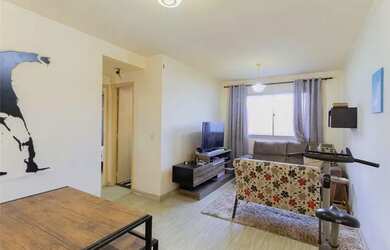 Imagem: O apartamento possui 2 Dormitórios, 1 Banheiro, 1 Vaga na garagem