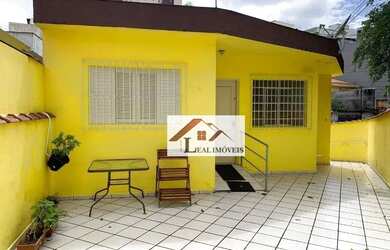 Imagem: A casa possui 2 Dormitórios, 2 Banheiros, 2 Vagas na garagem