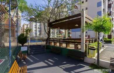 Imagem: O apartamento possui 2 Dormitórios, 1 Banheiro, 1 Vaga na garagem