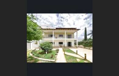 Imagem: A casa em condomínio possui 4 Dormitórios, 4 Banheiros, 5