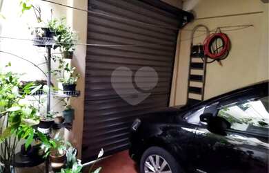 Imagem: A casa possui 2 Dormitórios, 1 Banheiro, 1 Vaga na garagem