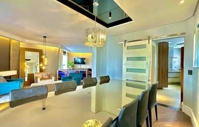 Imagem: O apartamento possui 4 Dormitórios, 5 Banheiros, 4 Vagas na