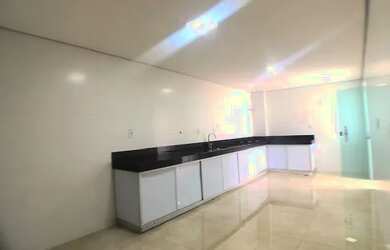 Imagem: O apartamento possui 3 Dormitórios, 3 Banheiros, 2 Vagas na