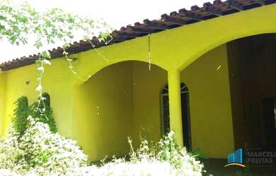 Imagem: A casa possui 4 Dormitórios, 3 Banheiros, 3 Vagas na garagem