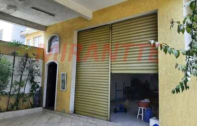 Imagem: A casa possui 3 Dormitórios, 4 Banheiros, 3 Vagas na garagem