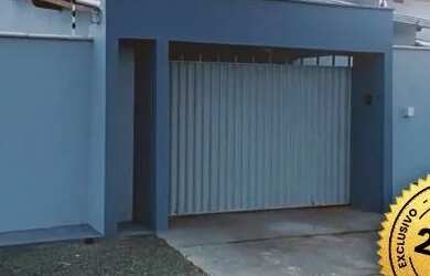 Imagem: A casa possui 2 Dormitórios, 2 Banheiros, 1 Vaga na garagem