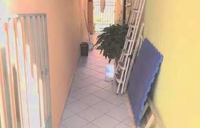 Imagem: A casa possui 2 Dormitórios, 3 Banheiros, 2 Vagas na garagem