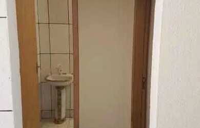 Imagem: A casa possui 2 Dormitórios, 1 Banheiro, 1 Vaga na garagem