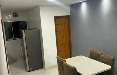 Imagem: A casa possui 2 Dormitórios, 1 Banheiro, 2 Vagas na garagem