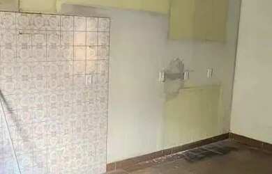 Imagem 2: CASA DE ESQUINA LOCALIZADA NO BAIRRO DOM PEDRO, COM 3 QUARTOS SENDO 1...