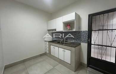 Imagem: A casa possui 3 Dormitórios, 3 Banheiros, 5 Vagas na garagem