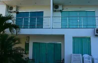 Imagem: A casa em condomínio para alugar possui 4 Dormitórios, 5 Banheiros