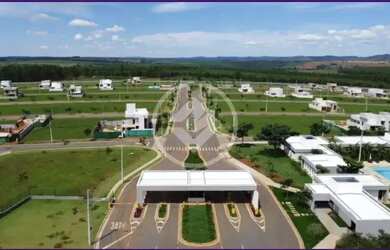 Imagem: O terreno possui 305m² de Área e está localizado em Terras