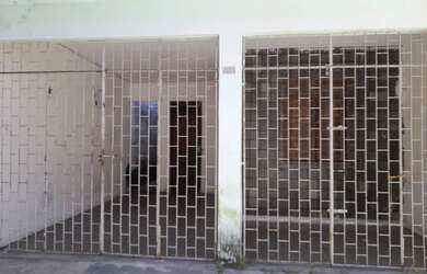 Imagem: A casa à venda possui 3 Dormitórios, 2 Banheiros, 1 Vaga na