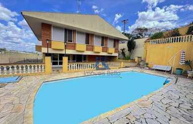 Imagem: O depósito possui 5 Vagas na garagem, 700m² de Área e está