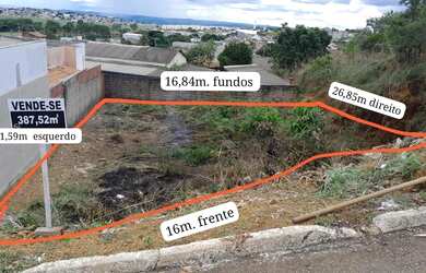Imagem: O terreno possui 387m² de Área e está localizado em Polocentro