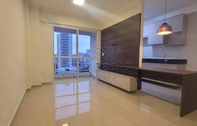 Imagem: O apartamento possui 1 Dormitório, 1 Banheiro, 2 Vagas na garagem