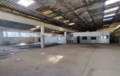 Imagem: O depósito possui 5 Vagas na garagem, 4.707m² de Área e