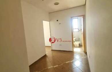 Imagem: O depósito possui 2 Vagas na garagem e 40m² de Área e está