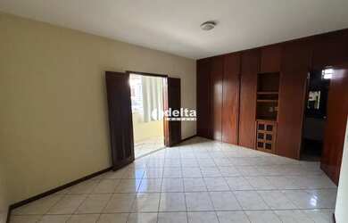 Imagem 8: Casa estilo sobrado com 3 quartos sendo 1 suíte disponível para locação no bairro Jardim P