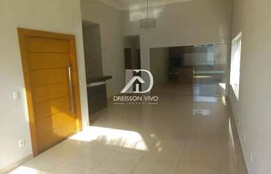 Imagem: A casa em condomínio possui 3 Dormitórios, 3 Banheiros, 2