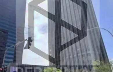 Imagem: O depósito possui 2 Vagas na garagem, 440m² de Área e está