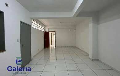 Imagem: O depósito possui 2 Vagas na garagem e 125m² de Área e está