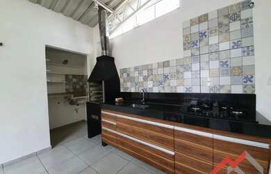 Imagem: A casa possui 3 Dormitórios, 2 Banheiros, 80m² de Área, Imóvel