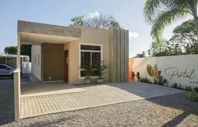 Imagem: A casa em condomínio possui 2 Dormitórios, 2 Banheiros, 2