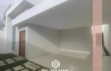 Imagem: A casa possui 3 Dormitórios, 2 Banheiros, 2 Vagas na garagem