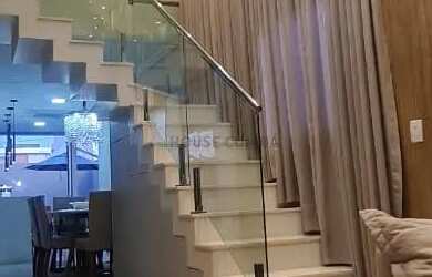 Imagem: A casa em condomínio possui 4 Dormitórios, 5 Banheiros, 2