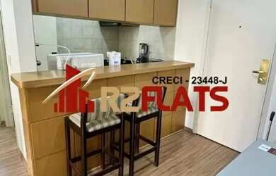 Imagem: O apartamento possui 1 Dormitório, 1 Banheiro, 1 Vaga na garagem