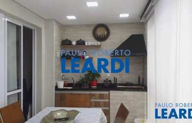 Imagem: O apartamento possui 3 Dormitórios, 1 Banheiro, 2 Vagas na