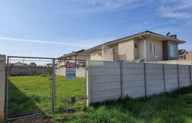 Imagem 1: TERRENO à venda com 520m² por R$ 520.000,00 no bairro Santa Felicidade - CURITIBA / PR