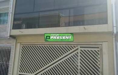 Imagem: A casa possui 3 Dormitórios, 3 Banheiros, 2 Vagas na garagem