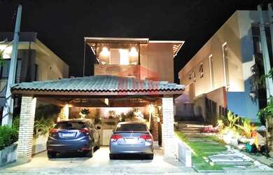 Imagem: A casa possui 4 Dormitórios, 2 Banheiros, 2 Vagas na garagem