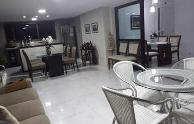 Imagem: O apartamento possui 4 Dormitórios, 5 Banheiros, 3 Vagas na