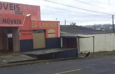 Imagem: A casa possui 3 Dormitórios, 1 Banheiro, 2 Vagas na garagem