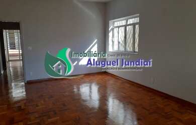 Imagem: A casa possui 3 Dormitórios, 3 Banheiros, 2 Vagas na garagem