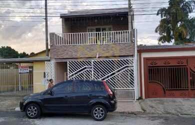 Imagem: A casa possui 5 Dormitórios, 4 Banheiros, 4 Vagas na garagem