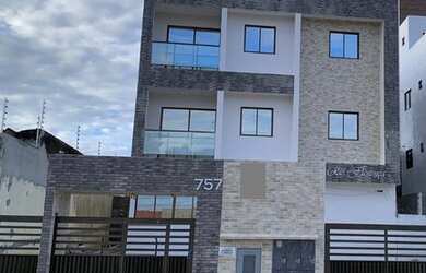 Imagem: O apartamento possui 3 Dormitórios, 1 Banheiro, 1 Vaga na garagem