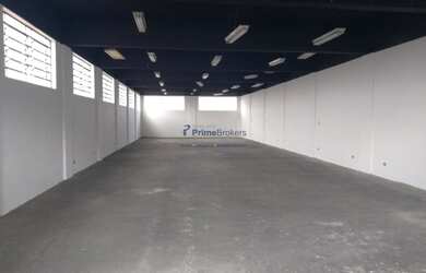 Imagem 5: Galpão Comercial. Varanda, 900m² de Áreae4 Vagas na garagem