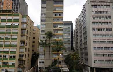 Imagem 1: Ao lado do metrô e av. Paulista- 4 dormitórios- 4 vagas