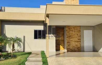 Imagem: A casa em condomínio possui 3 Dormitórios, 3 Banheiros, 2