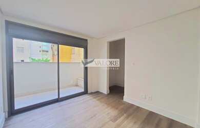 Imagem: O depósito possui 2 Vagas na garagem e 139m² de Área e está