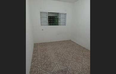 Imagem: A casa possui 1 Dormitório, 1 Banheiro e está localizado