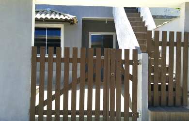 Imagem: A casa possui 2 Dormitórios e 1 Banheiro e está localizado